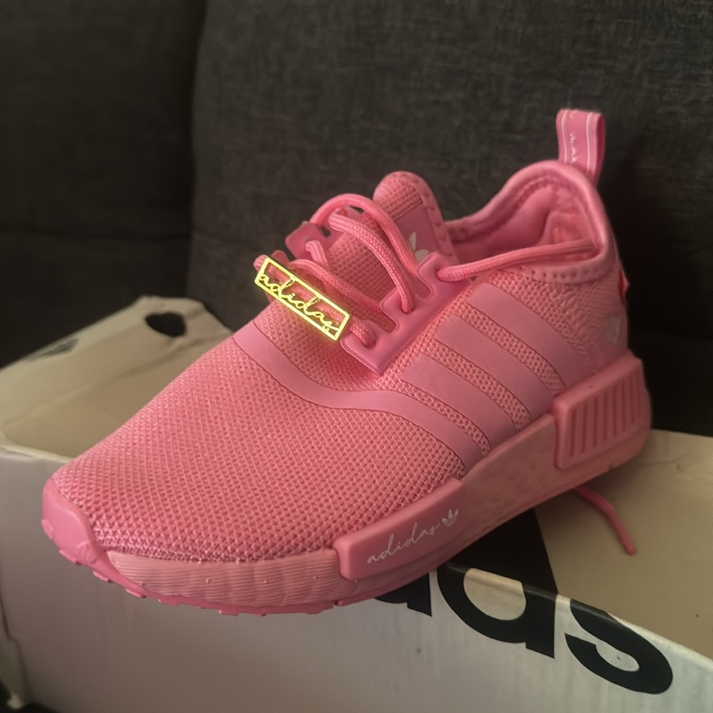 Adidas originalsNMD_R1 for kids brand new - Picture 2 of 4